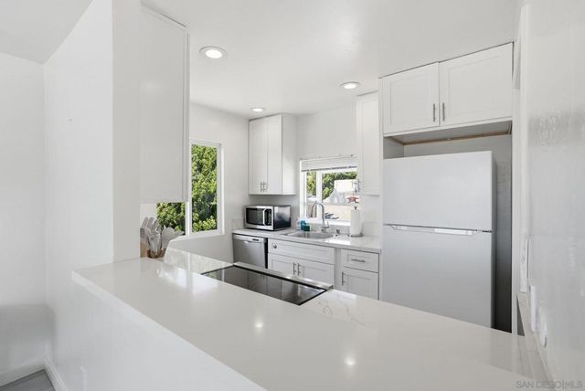 521 Arenas, La Jolla, CA 92037
