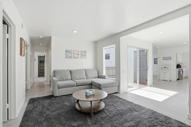521 Arenas, La Jolla, CA 92037