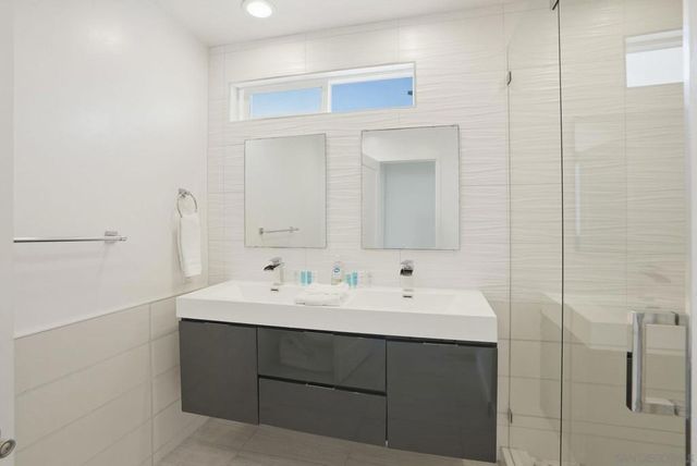 521 Arenas, La Jolla, CA 92037