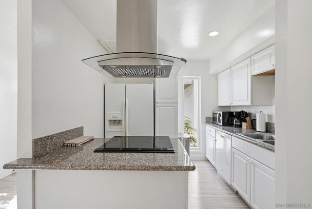 521 Arenas, La Jolla, CA 92037