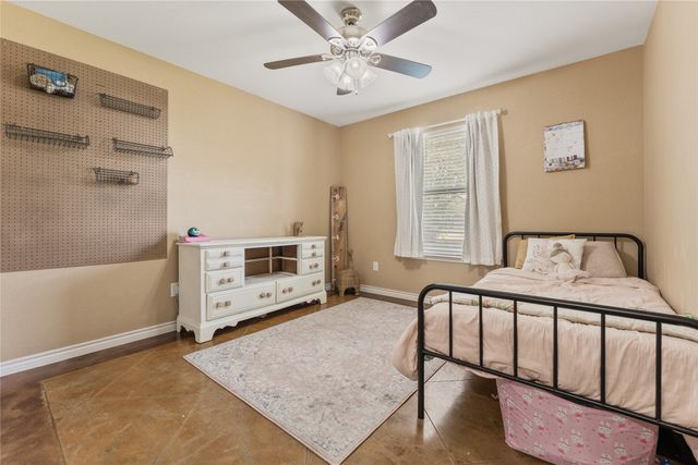 1015 S Adams Street, Mcgregor, TX 76657