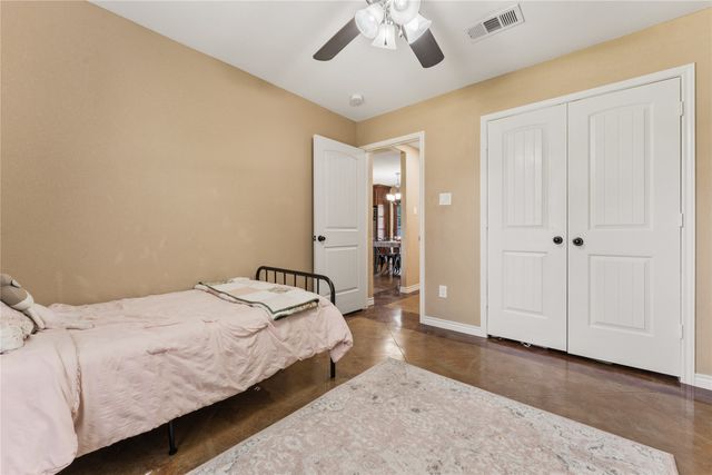 1015 S Adams Street, Mcgregor, TX 76657