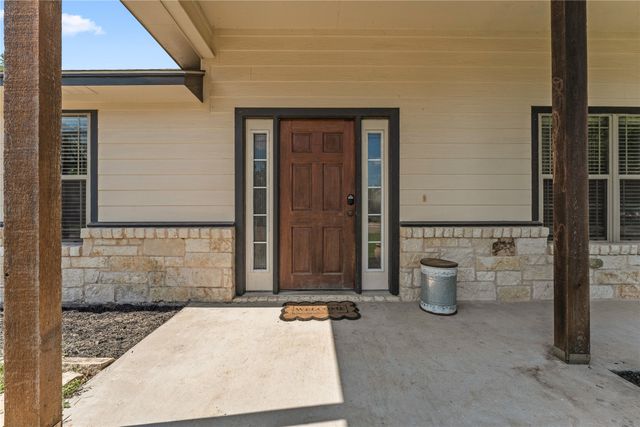 1015 S Adams Street, Mcgregor, TX 76657