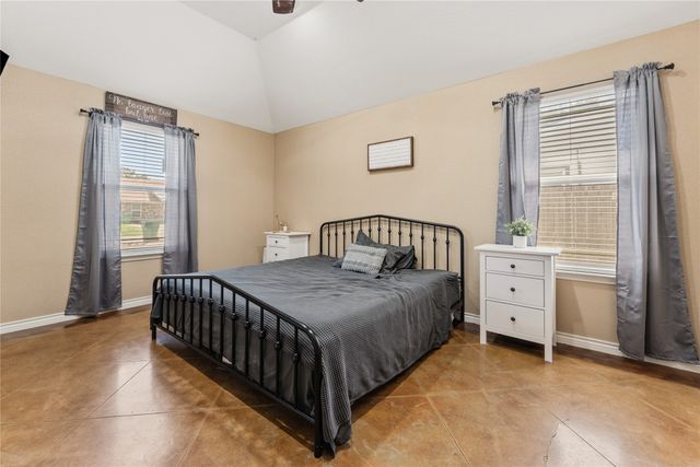 1015 S Adams Street, Mcgregor, TX 76657