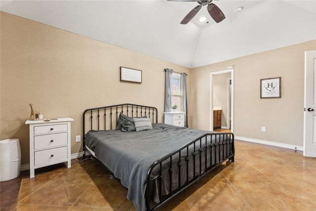 1015 S Adams Street, Mcgregor, TX 76657