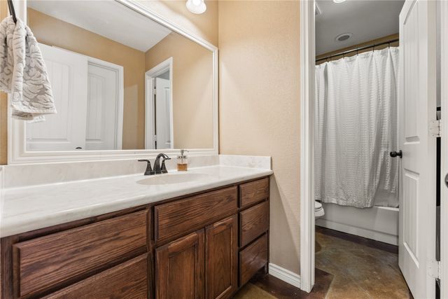 1015 S Adams Street, Mcgregor, TX 76657