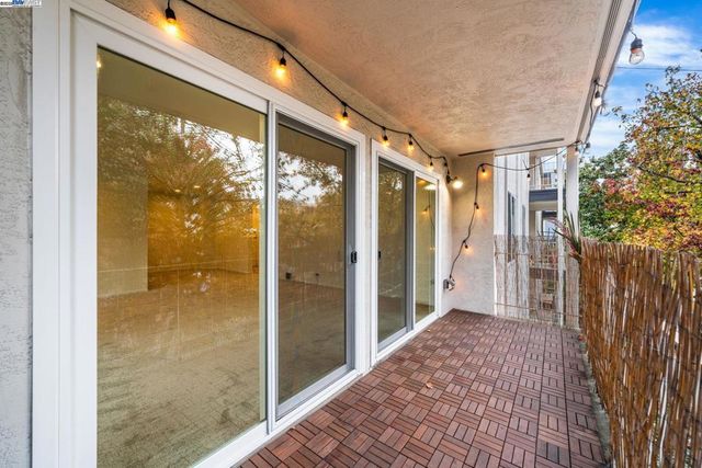 695 Mariposa Ave, Oakland, CA 94610