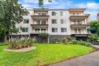 695 Mariposa Ave, Oakland, CA 94610