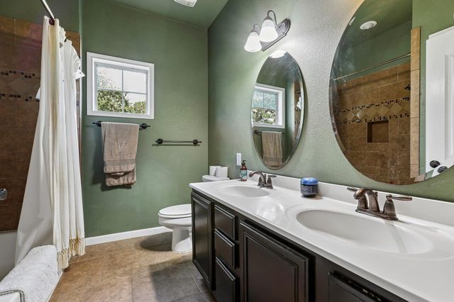 286 Simpson Ave, Cedar Creek, TX 78612