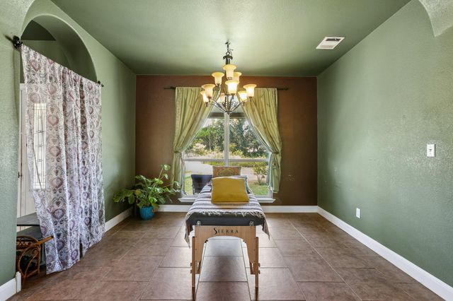 286 Simpson Ave, Cedar Creek, TX 78612