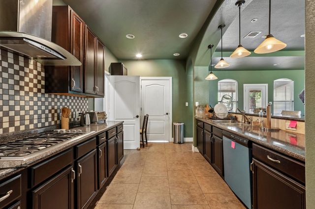 286 Simpson Ave, Cedar Creek, TX 78612