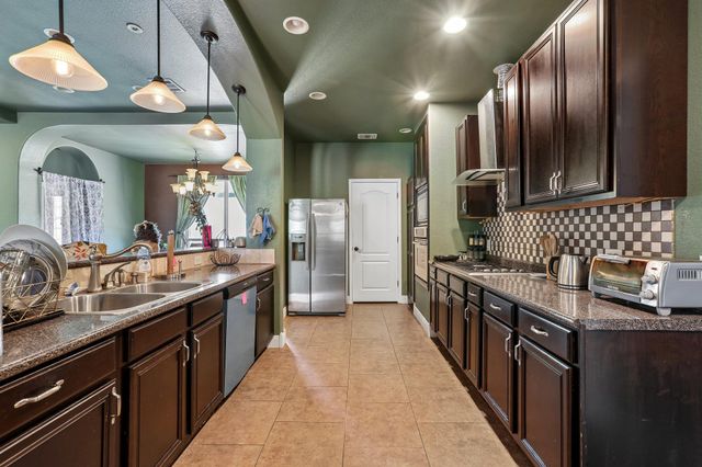286 Simpson Ave, Cedar Creek, TX 78612