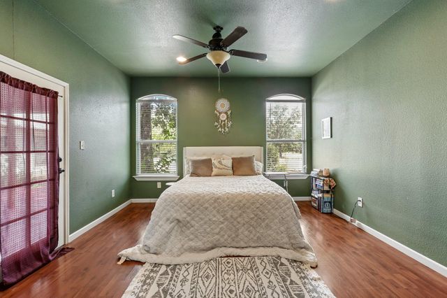 286 Simpson Ave, Cedar Creek, TX 78612