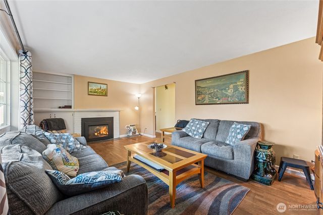 406 Dupont Avenue, Dupont, WA 98327