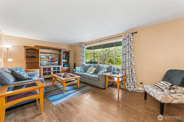 406 Dupont Avenue, Dupont, WA 98327