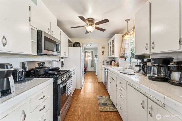 406 Dupont Avenue, Dupont, WA 98327