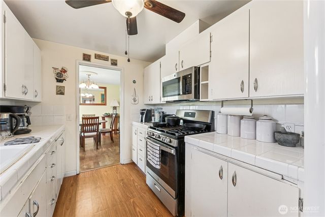 406 Dupont Avenue, Dupont, WA 98327