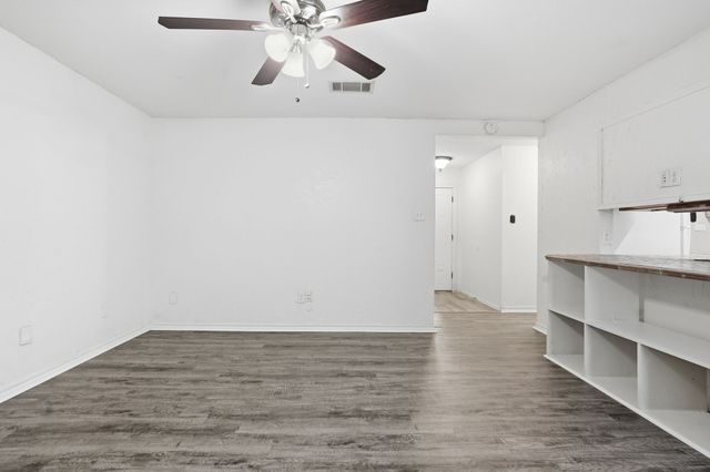 5717 Cedar Ridge Drive, Arlington, TX 76017