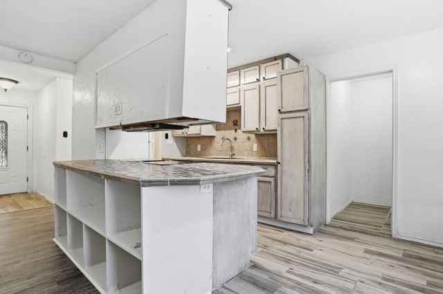 5717 Cedar Ridge Drive, Arlington, TX 76017
