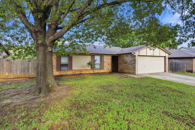 5717 Cedar Ridge Drive, Arlington, TX 76017