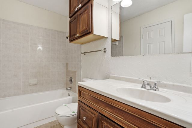 5717 Cedar Ridge Drive, Arlington, TX 76017