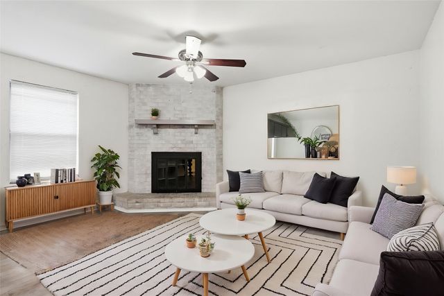 5717 Cedar Ridge Drive, Arlington, TX 76017
