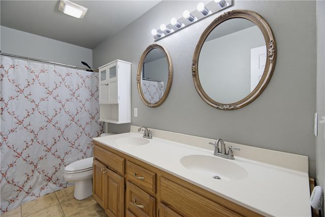 1116 E Jewell Street, Siloam Springs, AR 72761