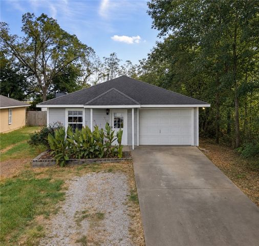 1116 E Jewell Street, Siloam Springs, AR 72761