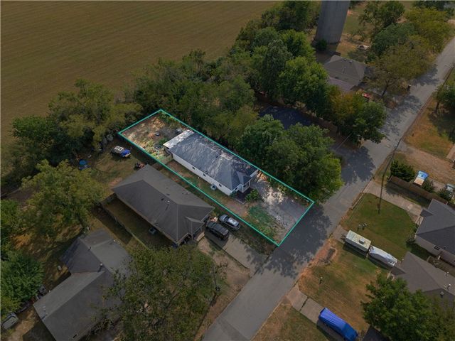 1116 E Jewell Street, Siloam Springs, AR 72761