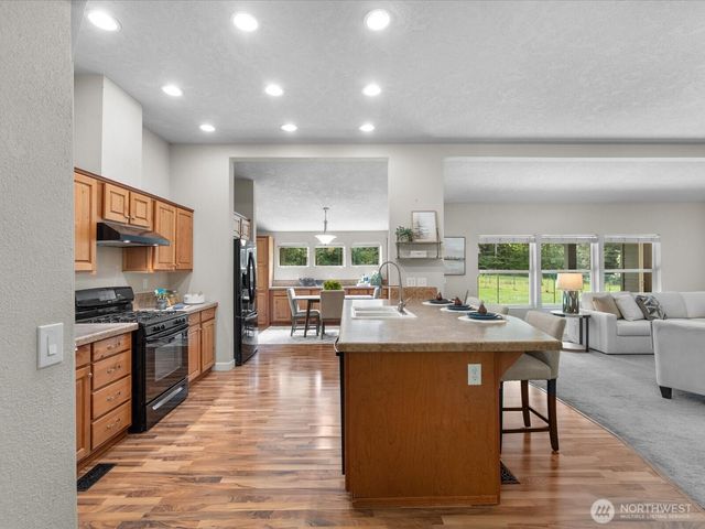 23322 N Lake Cochran Road, Monroe, WA 98272