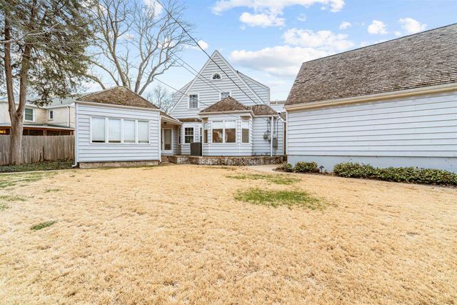 205 Greenway Rd., Salina, KS 67401