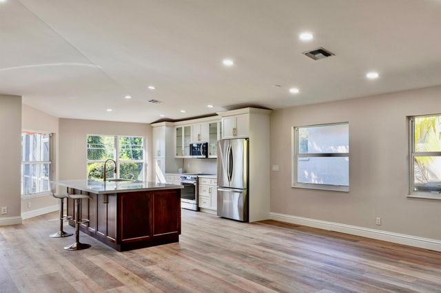 1605 S Club Drive, Wellington, FL 33414