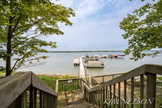 4677 Doug Drive, Fruitland Twp, MI 49461