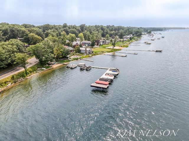 4677 Doug Drive, Fruitland Twp, MI 49461