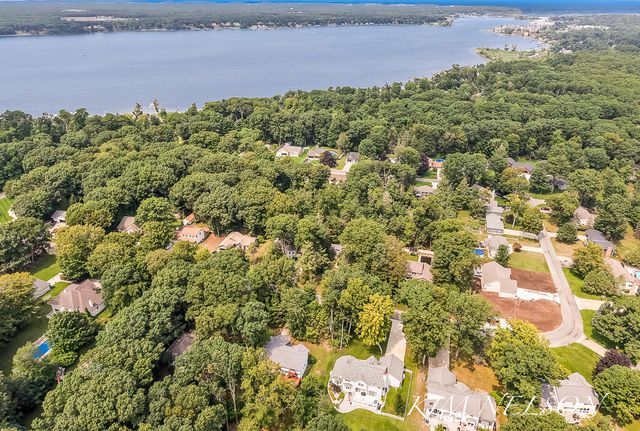 4677 Doug Drive, Fruitland Twp, MI 49461