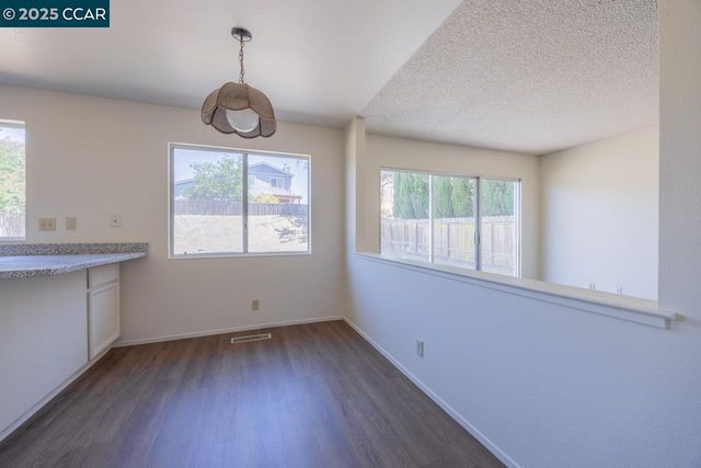 157 Eagle Ct, Hercules, CA 94547