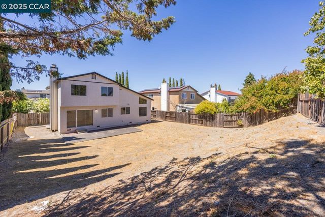 157 Eagle Ct, Hercules, CA 94547