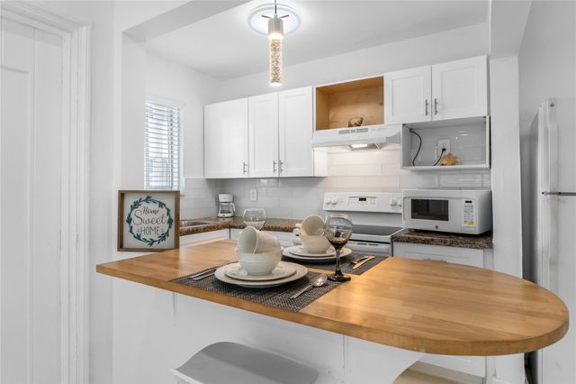 343 Van Buren Street 3, Hollywood, FL 33019