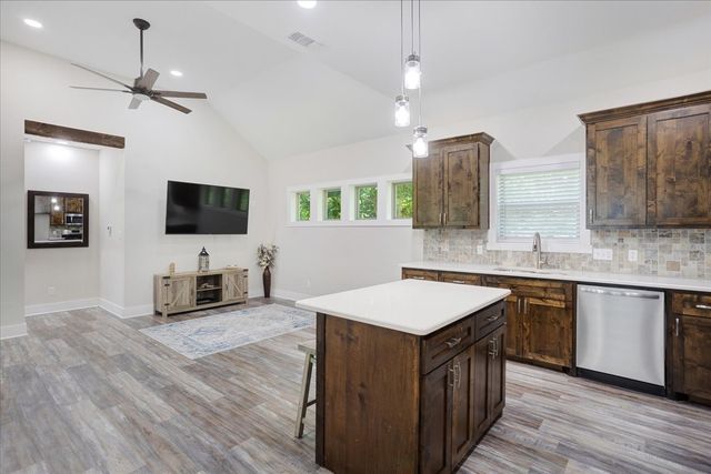1226 W Elm Street, Denison, TX 75020