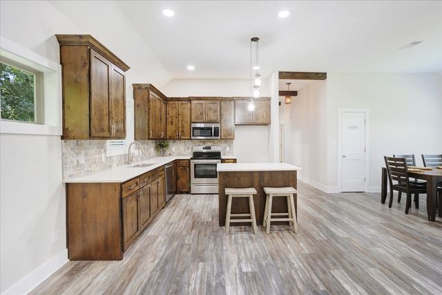 1226 W Elm Street, Denison, TX 75020