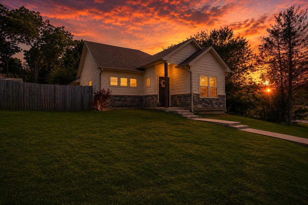 1226 W Elm Street, Denison, TX 75020