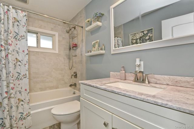 158 Tardy Lane S, Wantagh, NY 11793