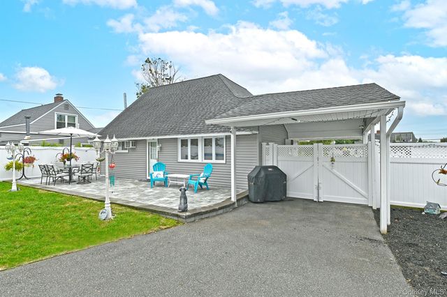 158 Tardy Lane S, Wantagh, NY 11793