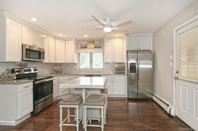 158 Tardy Lane S, Wantagh, NY 11793