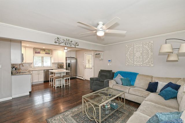 158 Tardy Lane S, Wantagh, NY 11793