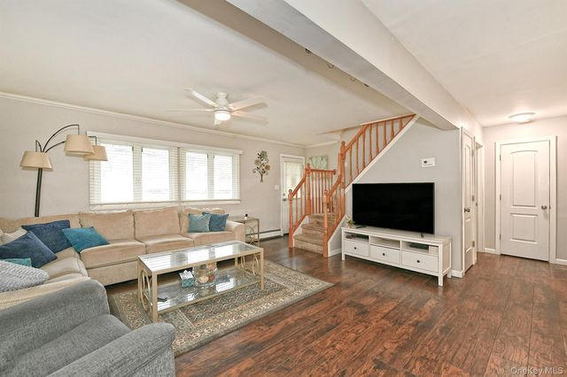 158 Tardy Lane S, Wantagh, NY 11793
