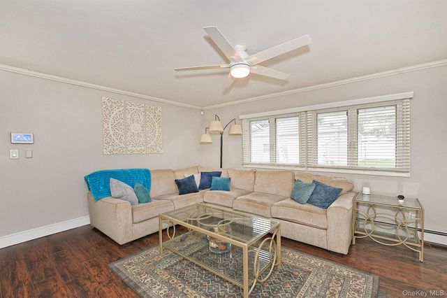 158 Tardy Lane S, Wantagh, NY 11793