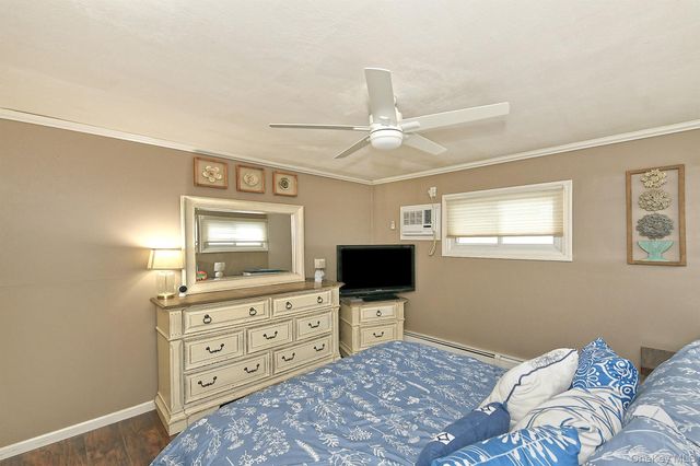 158 Tardy Lane S, Wantagh, NY 11793