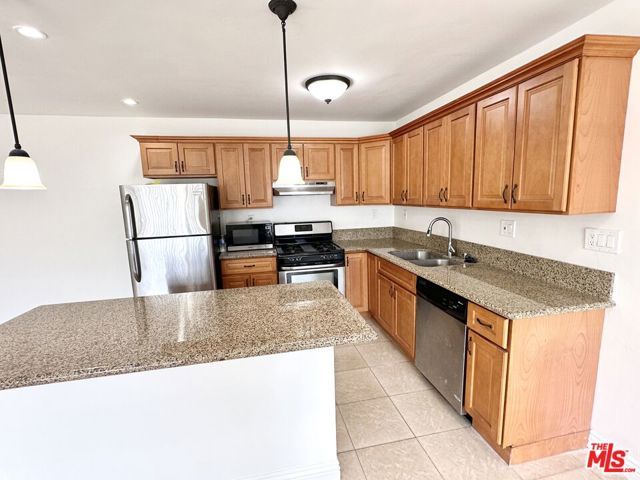 7209 Willoughby Avenue 10, Los Angeles, CA 90046