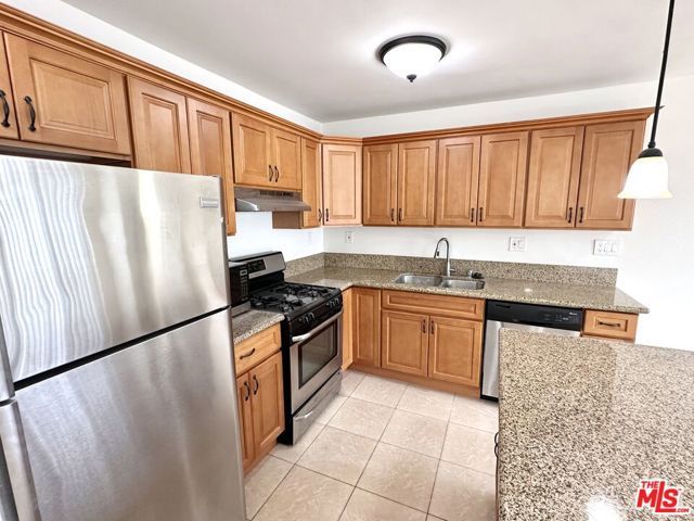 7209 Willoughby Avenue 10, Los Angeles, CA 90046